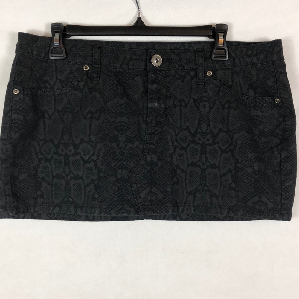 City streets mini skirt sz11